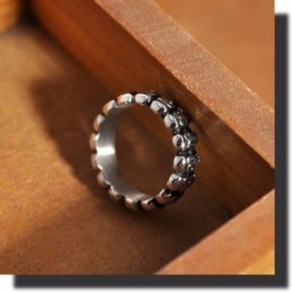 Biker Inspired Punk Skull Ring - Jewelry Size 9 - Picture 1 of 5